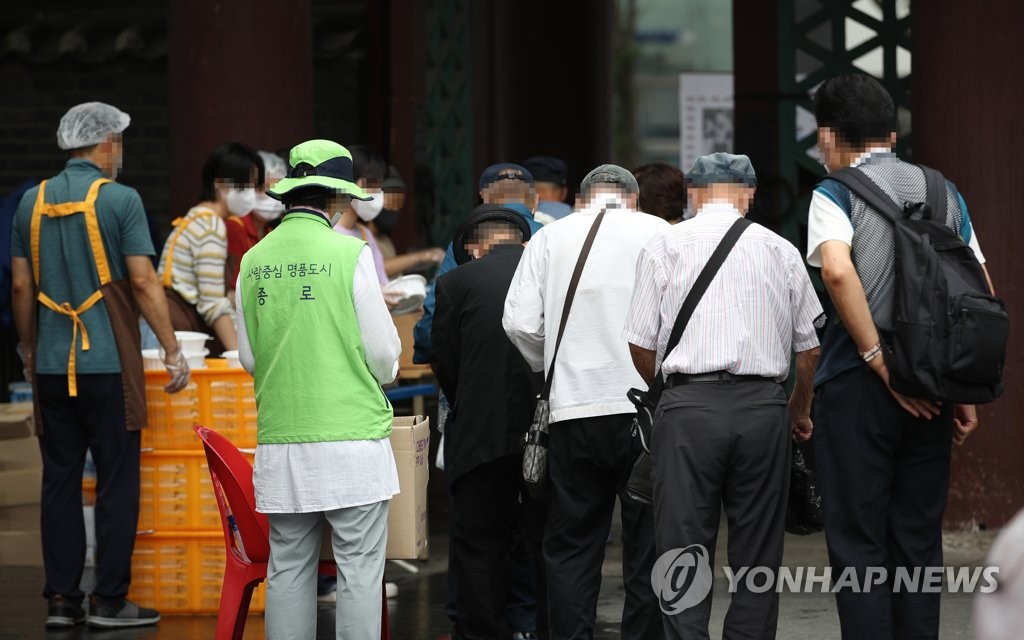홀로 사는 노인 166만명에 달하는 것으로 집계