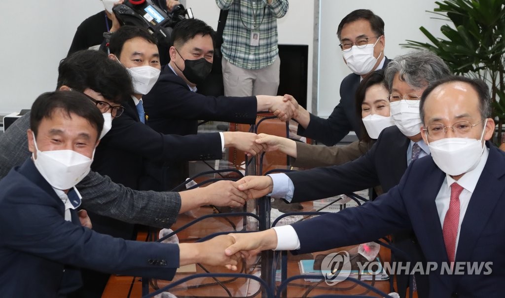 언론중재법 논의 여야 8인 협의체 첫 회의
