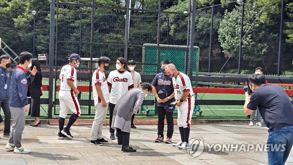 '무쇠팔' 최동원 10주기 추모행사