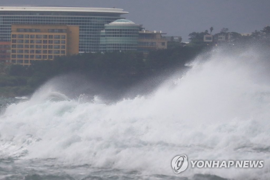 Typhoon Chanthu approaching Typhoon Chanthu approaching