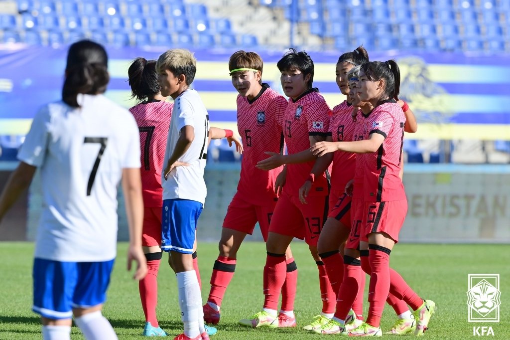 여자축구 벨호, 우즈베크 4-0 제압…아시안컵 본선 진출