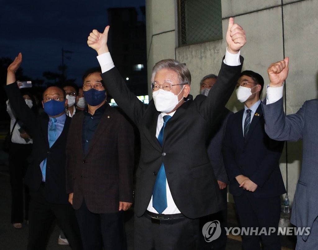 与党予備選 李在明氏がまた1位 与党予備選 李在明氏がまた1位