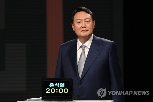 '1대1 맞수토론' 나선 윤석열