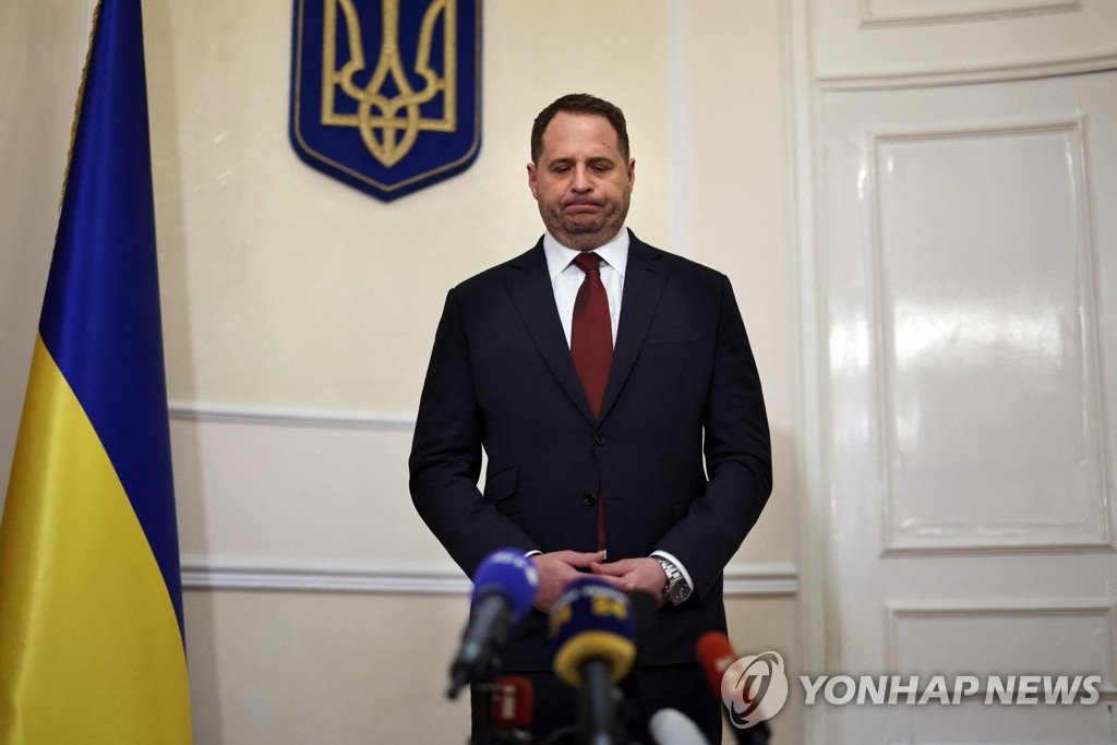 '러시아측과 대화' 언급하는 우크라이나 대통령 보좌관
