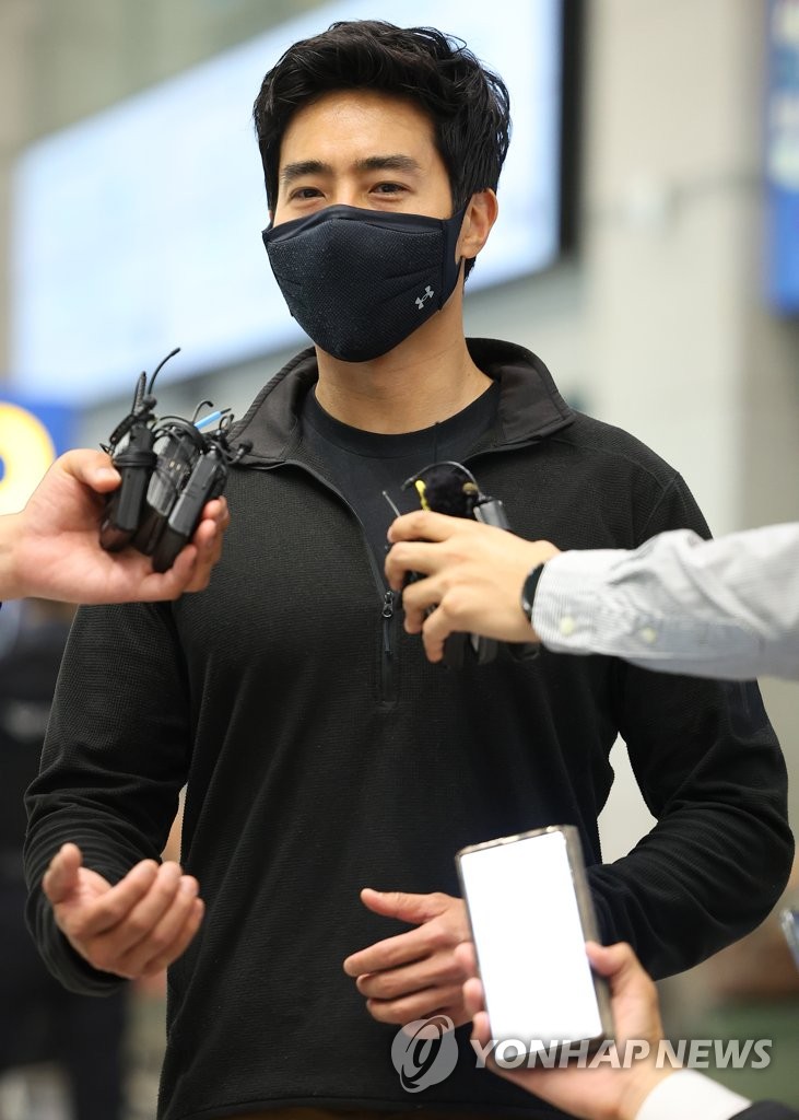S. Korean volunteer fighter in Ukraine returns home S. Korean volunteer fighter in Ukraine returns home