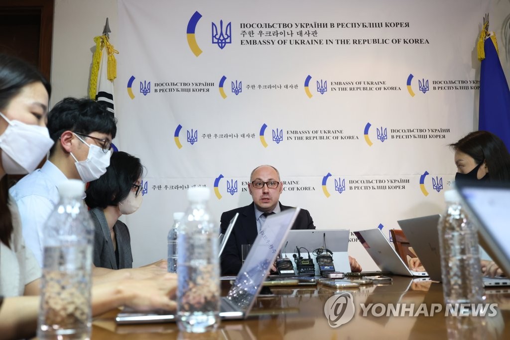 한국 취재진 만난 우크라 외교차관