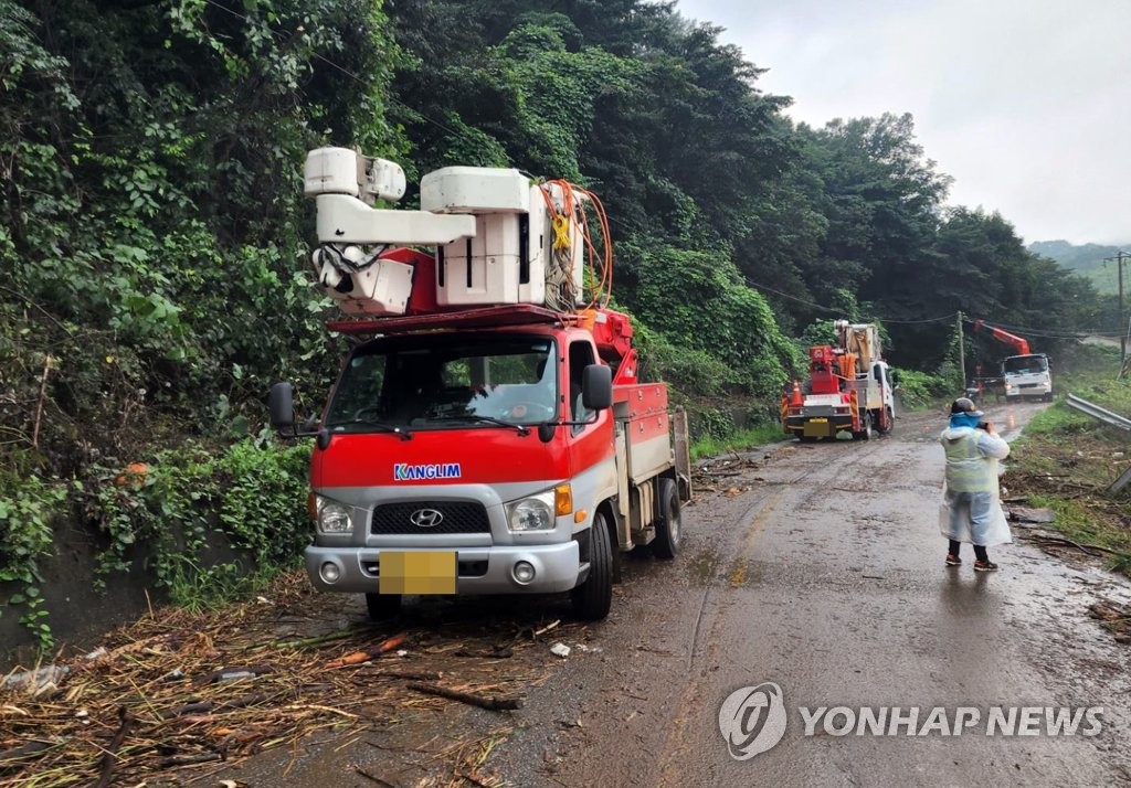 Recovery work under way after downpours Recovery work under way after downpours
