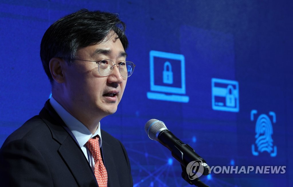 This file photo, taken Sept. 20, 2022, shows Vice Defense Minister Shin Beom-chul speaking at a forum on cyberspace security in central Seoul. (Yonhap)