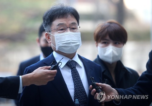 법정 향하는 김만배