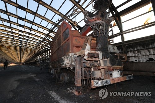 과천 제2경인고속도로 화재…불에 탄 차량