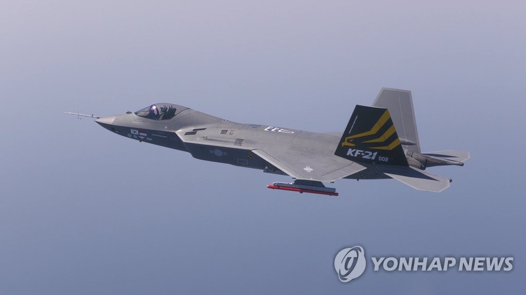 KF-21 fighters succeed in 1st armament flight tests KF-21 fighters succeed in 1st armament flight tests