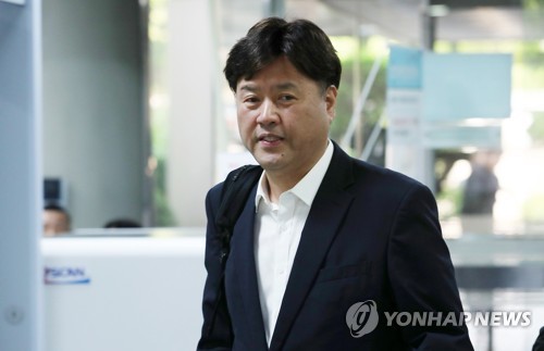 김용 전 민주연구원 부원장, 공판 출석