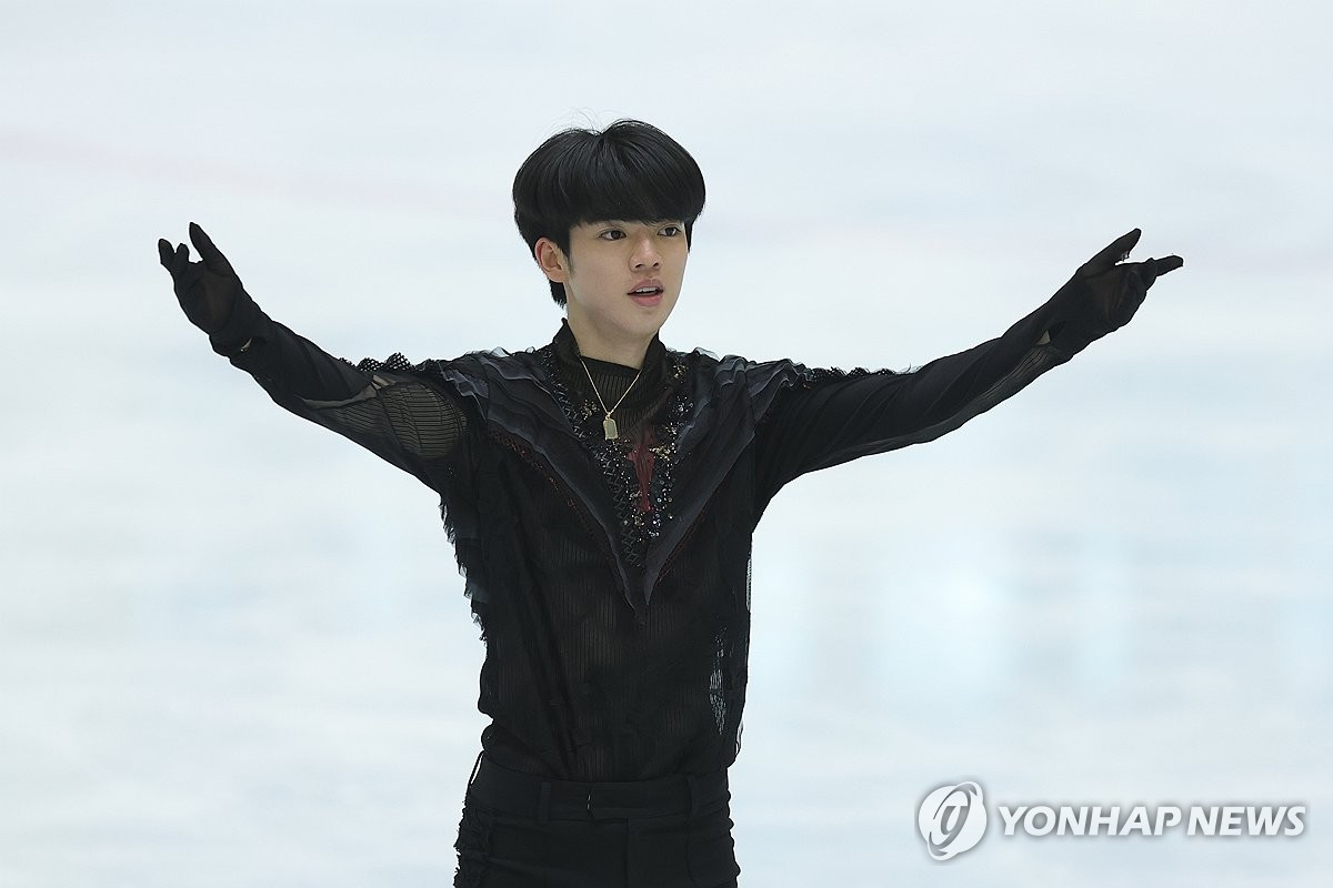 인사하는 차준환