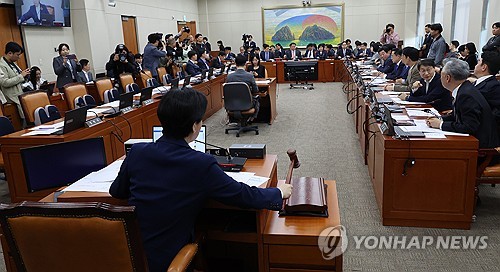 가맹점주에 단결권·교섭권 부여…공정위 "추가 논의 필요" 우려
