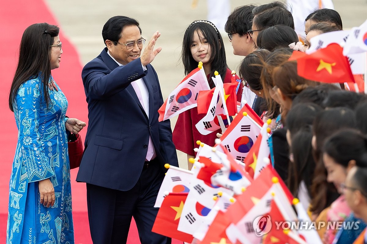 El Pm Vietnamita Llega A Corea Del Sur