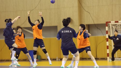 '파리 올림픽을 향해' 여자핸드볼 선수단 훈련