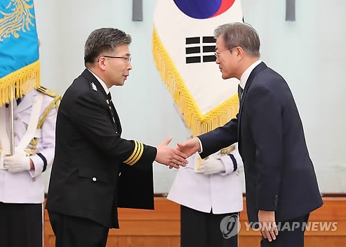 الرئيس مون جيه-إن يعين رئيسا جديدا للشرطة الكورية
