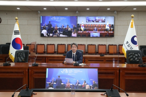 وزير الوحدة : التعاون السياحي بين كوريا الجنوبية وكوريا الشمالية وروسيا سيفتح آفاقا جديدة - 1