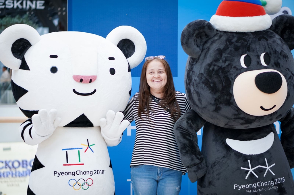 This photo, provided by the Korean Cultural Center in Washington, shows the mascots of the PyeongChang Winter Olympics -- Soohorang (L) and Bandabi. (Yonhap)