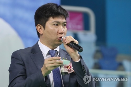 In this file photo taken on March 11, 2017, Ryu Seung-min, the lone South Korean member of the International Olympic Committee, speaks during a local table tennis tournament in Incheon. (Yonhap)
