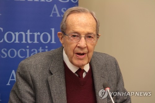 Ex-U.S. defense secretary sees hope in N. Korea's behavior
