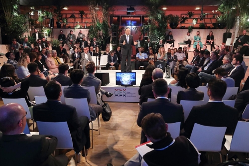 KT invites global partners to join ties in 5G