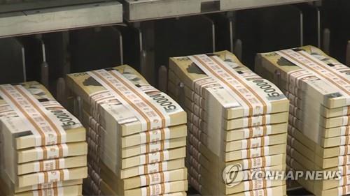 A photo of 50,000-won notes (Yonhap)