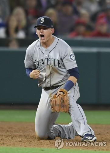 Ryon Healy still grinding, but he's running out of time to keep his spot  with Mariners