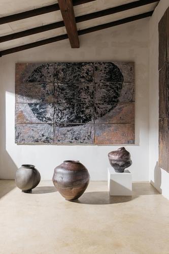 This image, provided by the Korea Craft and Design Foundation, shows works titled "Planet Metaphor" and "Planet Traditional" by Kim Si-young. (PHOTO NOT FOR SALE) (Yonhap)