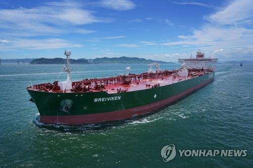This undated file photo offered by Samsung Heavy Industries Co. shows an A-Max oil tanker. (PHOTO NOT FOR SALE) (Yonhap)