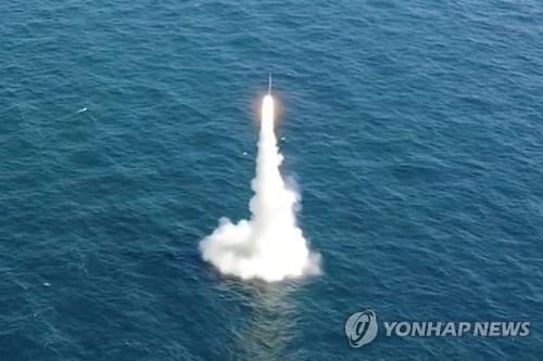 South Korea's homegrown submarine-launched ballistic missile (SLBM) is test-fired from the Navy's 3,000-ton-class Dosan Ahn Chang-ho submarine on Sept. 15, 2021, in this photo provided by the Ministry of National Defense. (PHOTO NOT FOR SALE) (Yonhap)
