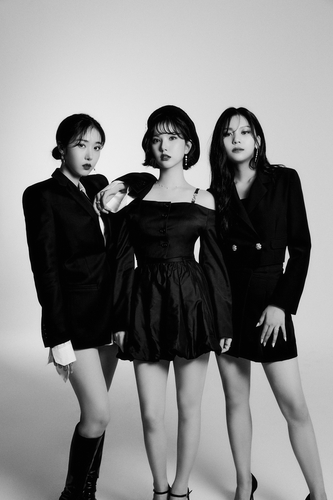 Three members of disbanded girl group GFriend (from L: SinB, Eunha and Umji) in this photo provided by their new agency, Big Planet Made. (PHOTO NOT FOR SALE) (Yonhap)