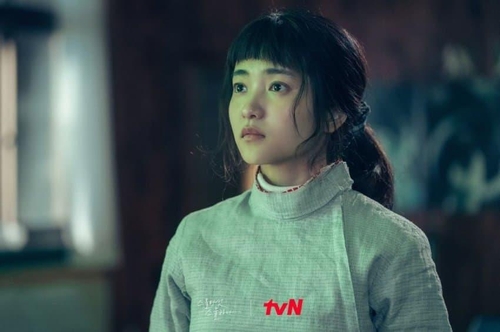 Kim Tae-ri makes extra efforts for teen character in 'Twenty Five Twenty One'