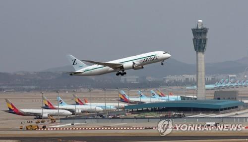 This image shows Incheon International Airport on April 5, 2022. (Yonhap)