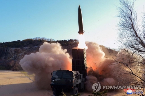 (2nd LD) N.K. leader inspects new tactical guided weapons test to improve nuke efficiency