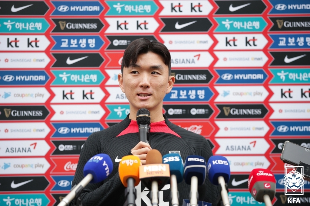 South Korean midfielder Hwang In-beom speaks to reporters at the National Football Center in Paju, 30 kilometers northwest of Seoul, before a training session on March 22, 2023, in this photo provided by the Korea Football Association. (PHOTO NOT FOR SALE) (Yonhap)
