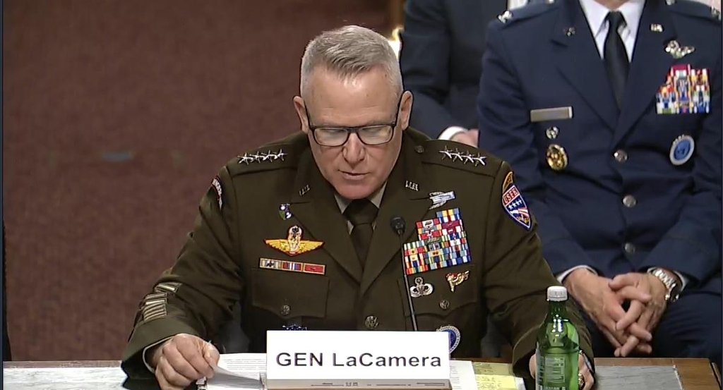 En esta imagen capturada, se ve al general Paul LaCamera, comandante de las Fuerzas Armadas de EE. UU. en Corea, pronunciando un discurso de apertura en una audiencia del comité de servicios armados del Senado en Washington, DC, el 20 de abril de 2023.  (Yonhap)