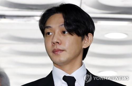 (LEAD) Actor Yoo Ah-in appears for court hearing on arrest warrant