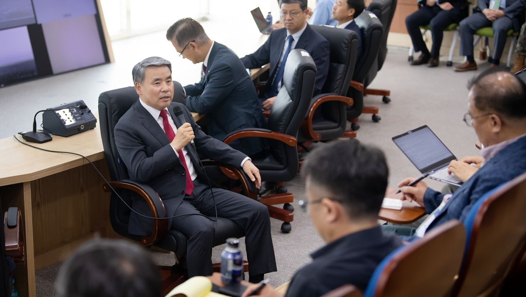 Defense Minister Lee Jong-sup speaks in a meeting with reporters at the state-run Agency for Defense Development's Anheung testing site in Taean, 109 kilometers southwest of Seoul, on May 30, 2023, in this photo released by the defense ministry. (PHOTO NOT FOR SALE) (Yonhap)