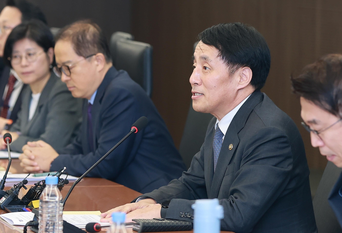 (LEAD) S. Korea to take contingency plans as China curbs exports of key ...