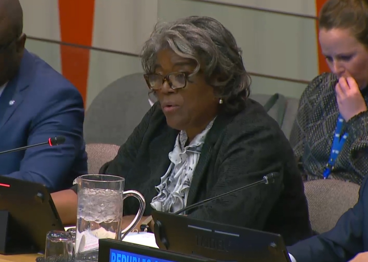 La embajadora de Estados Unidos ante la ONU, Linda Thomas-Greenfield, habla durante una reunión del Consejo de Seguridad de la ONU sobre ciberseguridad en la sede de la ONU en Nueva York el 4 de abril de 2024, en esta fotografía capturada de UN Web TV.  (FOTO NO EN VENTA) (Yonhap)