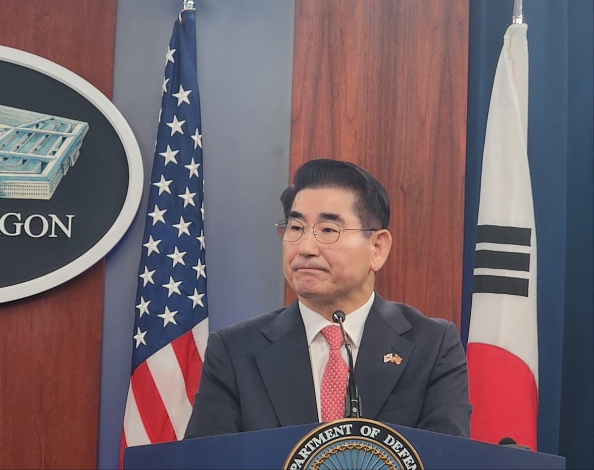 El ministro de Defensa surcoreano, Kim Yong-hyun, habla durante una rueda de prensa con el secretario de Defensa estadounidense, Lloyd Austin, en el Pentágono, cerca de Washington, el 30 de octubre de 2024. (Yonhap)