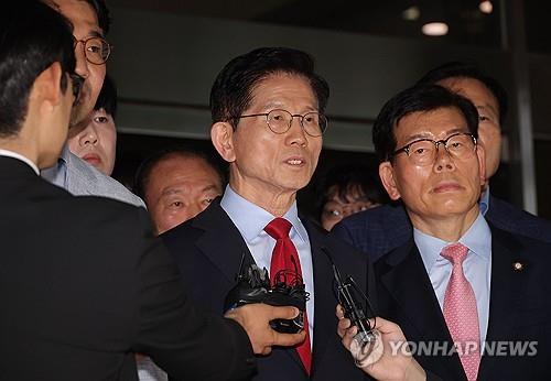  PPP members vote down motion to switch presidential candidate from Kim to Han
