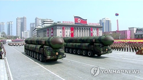 2e Ld La Coree Du Nord Exhibe Un Missile Semblant Etre Un Nouveau Icbm Agence De Presse Yonhap