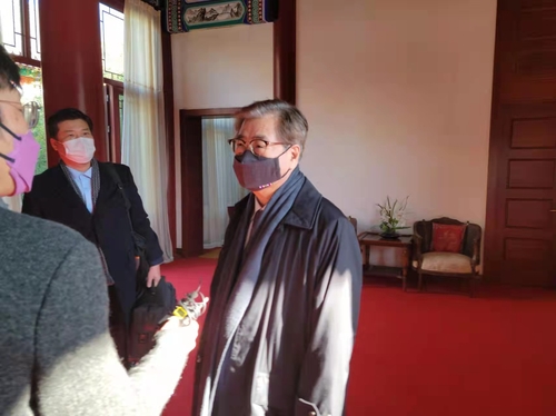 Le conseiller à la sécurité nationale arrive à Tianjin pour le plan de déclarer la fin de la guerre de Corée
