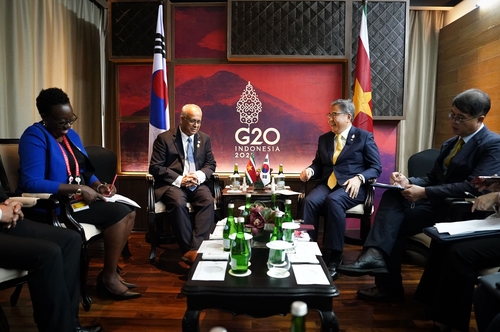 G20 à Bali : rencontre entre chefs des diplomaties sud-coréenne et surinamaise