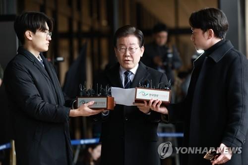 (LEAD) Affaire de Wirye et Daejang-dong : Lee devant le Parquet pour la 2e fois