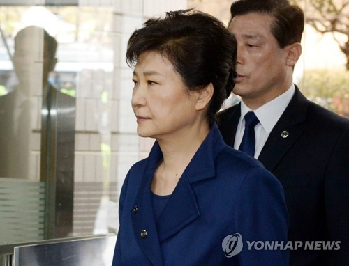 歴史的な逮捕状審査始まる　検察と朴槿恵氏が激突へ＝韓国