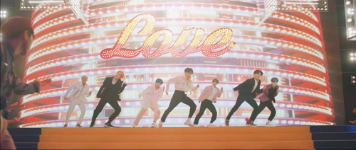 「Ｂｏｙ　ｗｉｔｈ　Ｌｕｖ」ＭＶの予告映像（所属事務所提供）＝（聯合ニュース）
