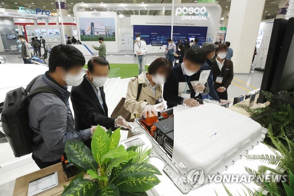昨年１０月にソウルで開催されたバッテリー展示会「インターバッテリー２０２０」で各社が新技術を公開した（資料写真）＝（聯合ニュース）